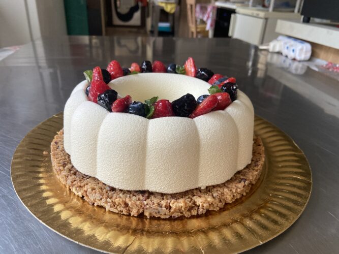 torta moderna trionfo yogurt e frutta