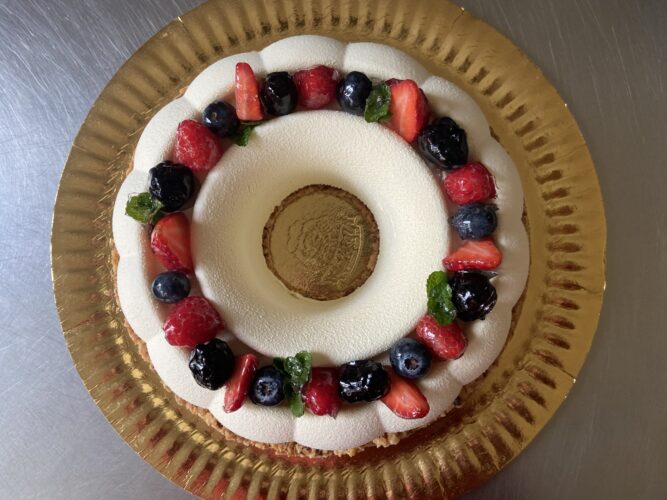 torta moderna trionfo yogurt e frutta