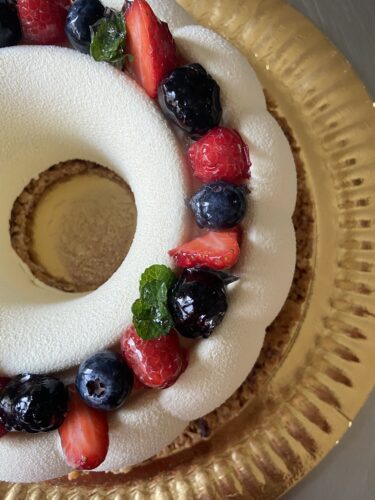 torta moderna trionfo yogurt e frutta