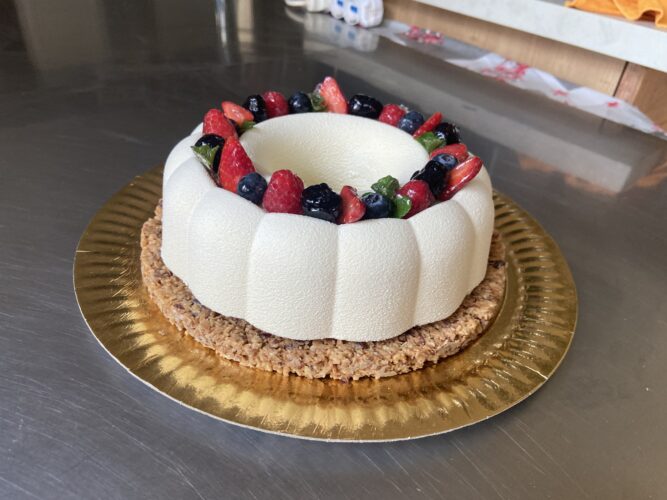 torta moderna trionfo yogurt e frutta