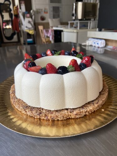 torta moderna trionfo yogurt e frutta