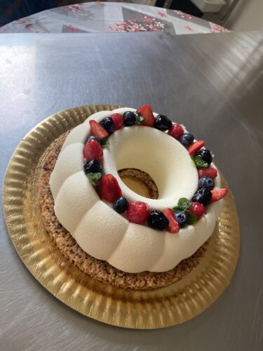 torta moderna trionfo yogurt e frutta