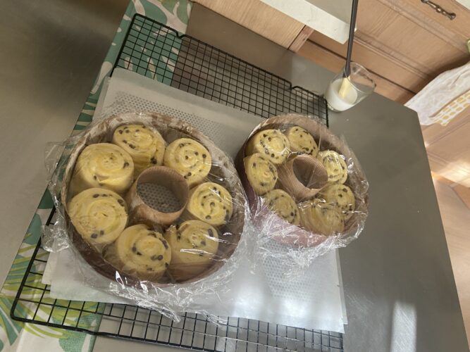 brioche corona crema e gocce cioccolato