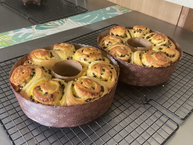 brioche corona crema e gocce cioccolato