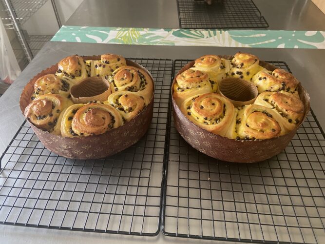 brioche corona crema e gocce cioccolato