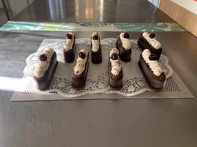 finti eclair foresta nera