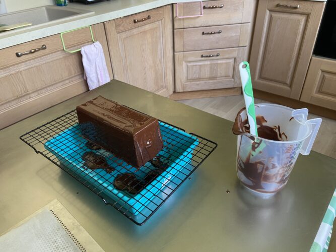 foresta nera travel cake