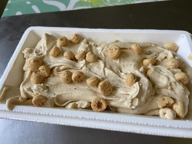 gelato biscotti amaretti