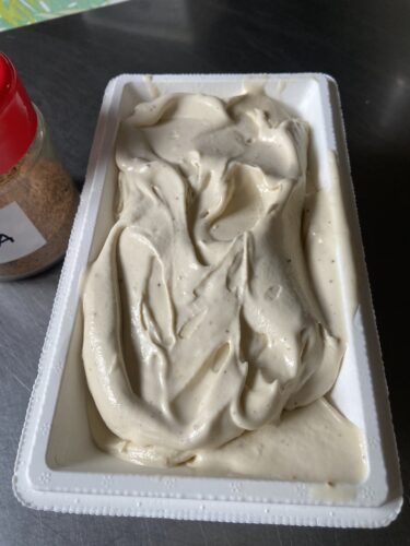 gelato fava tonka