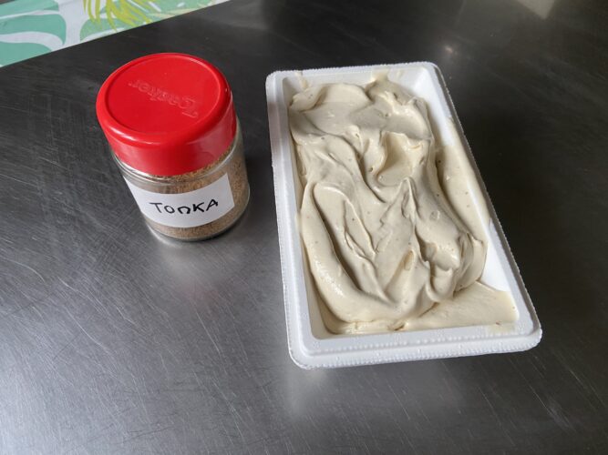 gelato fava tonka