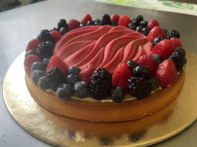 crostata moderna di frutta