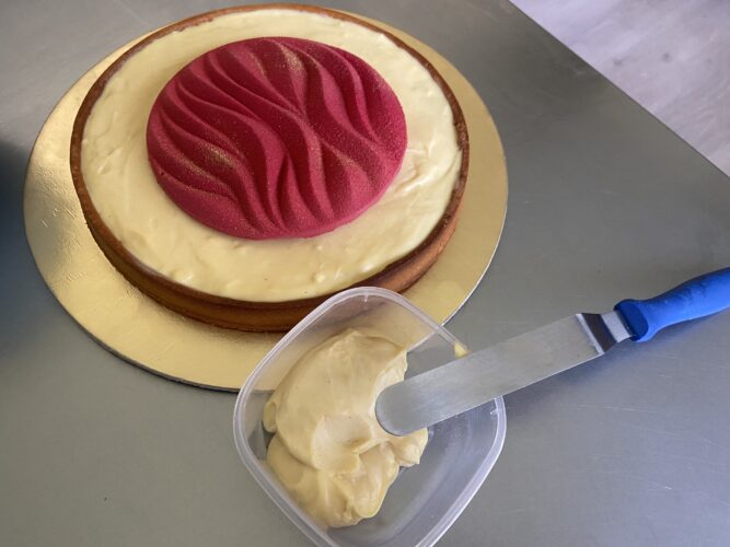 crostata moderna di frutta