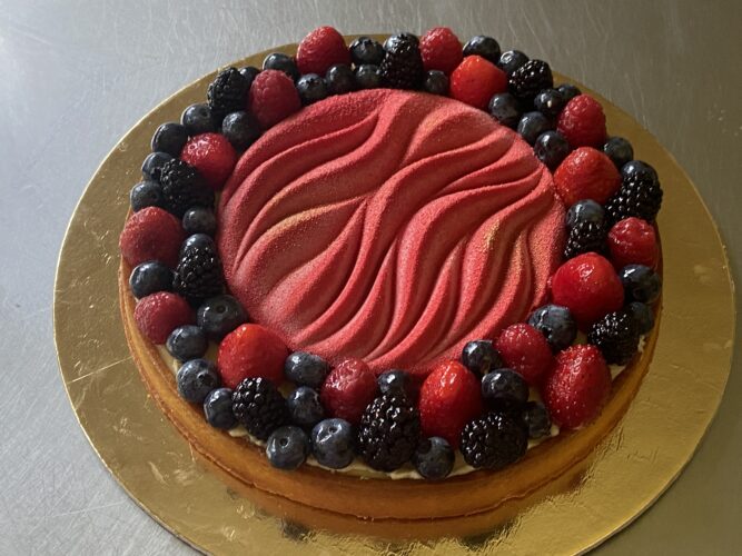 crostata moderna di frutta