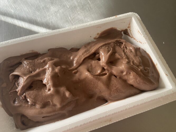 gelato bacio