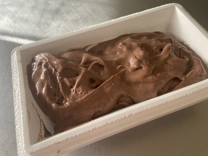 gelato bacio