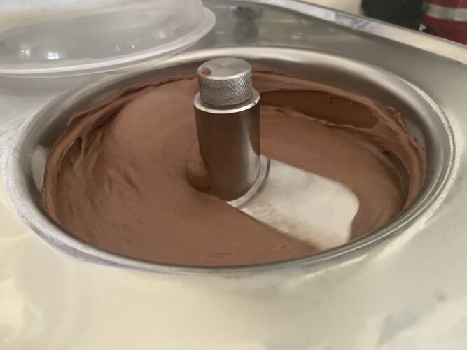 gelato bacio