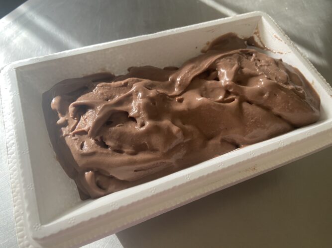 gelato bacio