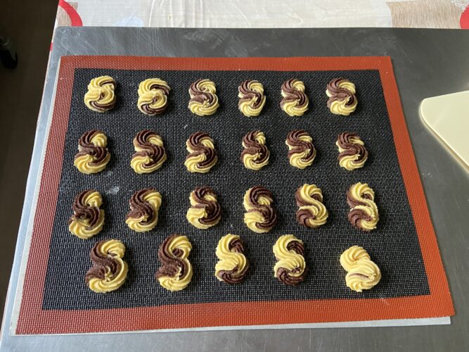 biscotti di frolla montata bicolore