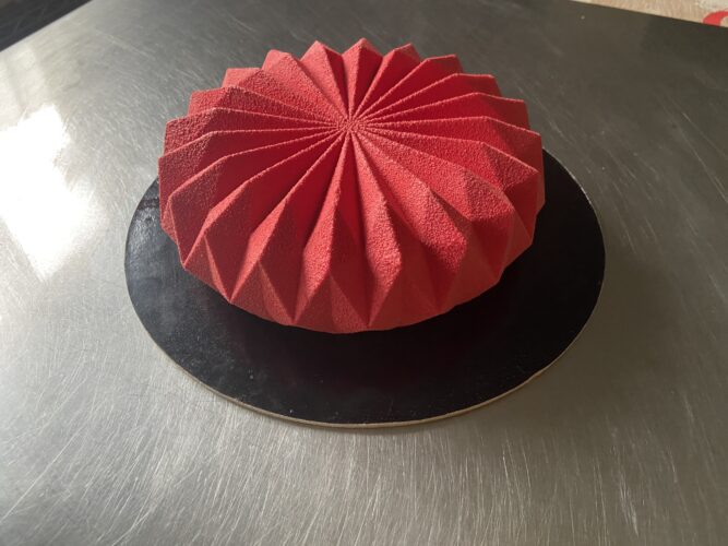 torta moderna origami piatacchio lampone vaniglia