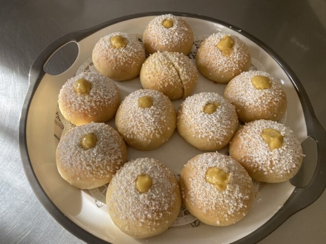 brioche vegana con crema vegana