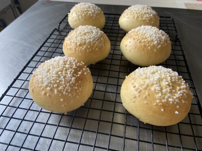brioche vegana con crema vegana