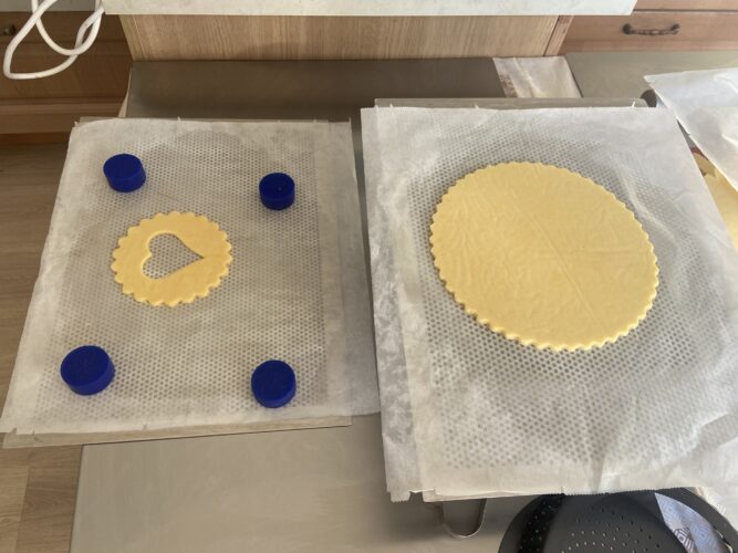 torta moderna cuor fragola e vaniglia